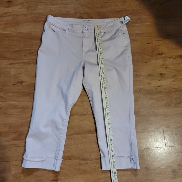 Pale Pink Jennifer Lopez Cuffed Capris Size 12 - Picture 2 of 14